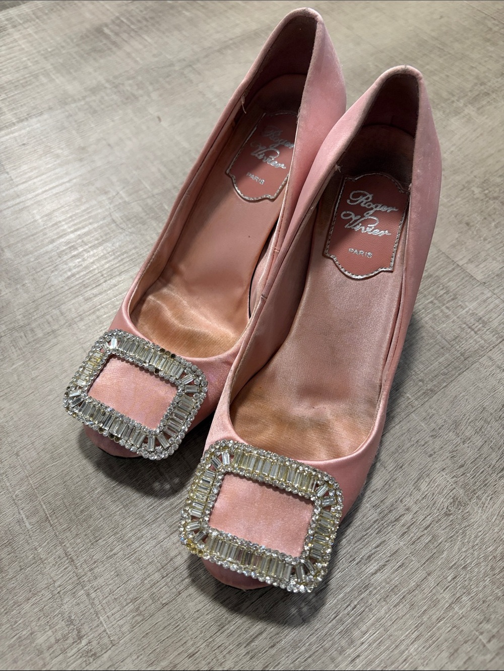 Roger Vivier Dusty Pink Satin Crystal-Buckle Pumps